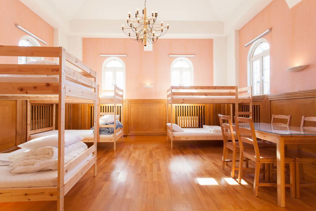 Pronova Hotell & Vandrarhem Норчёпинг Экстерьер фото