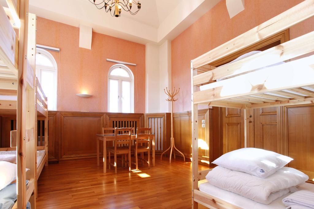 Pronova Hotell & Vandrarhem Норчёпинг Экстерьер фото